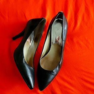 Michael Kors size 10 black heels